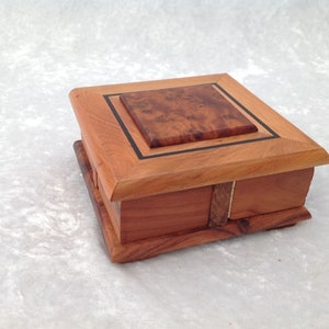 Moroccan Style Hand Made Araar (Cedar) Wood Four Twist Box Mini