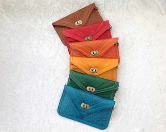 Handmade Moroccan Leather Purse with Twist Closure and Detachable Strap Multicolours