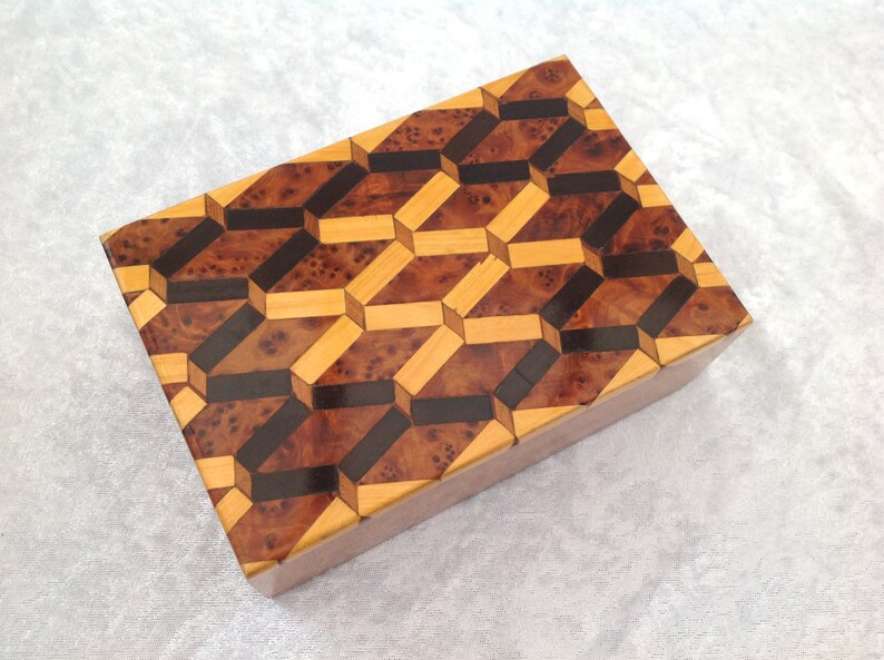 Moroccan Style JewelleryStorage Box with Marquetry in Araar French Polished