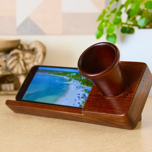 Eco-Friendly Premium Wood Phone Stand with Passive Sound Amplification