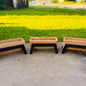 Handgemachter Pflanzkasten aus Zedernholz | Outdoor Gartenkasten | Rustikaler Erhöhter Planter | Benutzerdefinierte gemalte Option | Terrasse oder Veranda Dekor