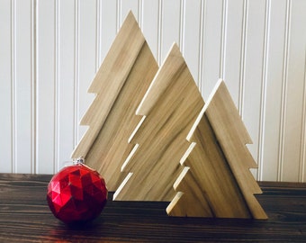 Rustic Wooden Christmas Tree: Reusable Farmhouse Holiday Decor