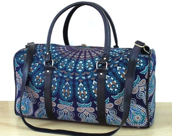 Sports Gym Duffel Barrel Bag Colorful Navajo Pattern Aztec Travel Luggage Handbag for Men Women