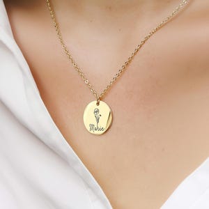 Birth Flower Necklaces for Women Bridesmaid Gift for Her Birthday Personalized Jewelry Gift for Mom Engraved Friendship Necklace