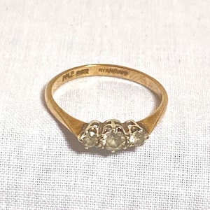 Vintage 9ct Gold Ring With Synthetic White Sapphires Size O
