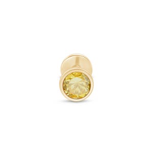 Pendiente de oro en color citrino para piercing, de respaldo plano, para piercing de cartílago, hélice y tragus, joyeria fina y minimalista.