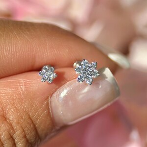 Natural Diamond Flower Flat Back 14k White Gold Earring, Cartilage Piercing Stud Gold, Available in Two Sizes, Gold Jewelry Gift for Mom