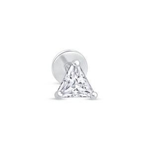 Pendiente de cartílago con piedra de circonita cúbica (CZ) de corte trillon, con rosca interna, joyería hipoalergénica, Joyeria minimalista.