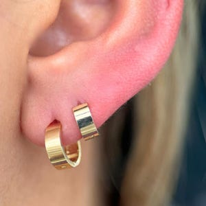Pendientes Huggie elaborados en Oro Solido de 14k, (6mm, 8mm), para Piercings de Helix, Tragus y Lóbulo, Aros de Oro Hipoalergénicos.