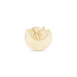 Massief 14 kt gouden maansikkel en sterknop | Sierlijke tragusoorbel met platte achterkant | 18G met interne schroefdraad | Uniseks piercingcadeau voor hem en haar