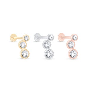 Pendiente de cartílago con diseño cluster, parte posterior plana y rosca interna, adecuado para hombres y mujeres. Joyeria minimalista.