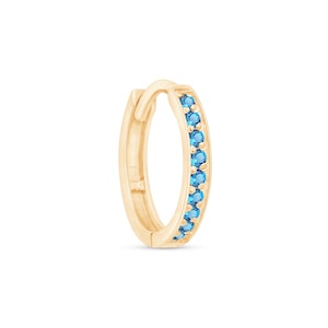 Aro Huggie de Topacio Azul, Pendiente Huggie elaborado en Oro 14k, Pendiente de Aro con Piedra Preciosa Azul & Topacio, Joyería elegante.