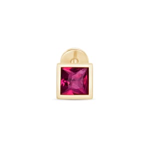 Rubin Roter Ohrstecker in 585er Gelbgold – Kleiner Knorpelschmuck mit abgeflachter Rückseite