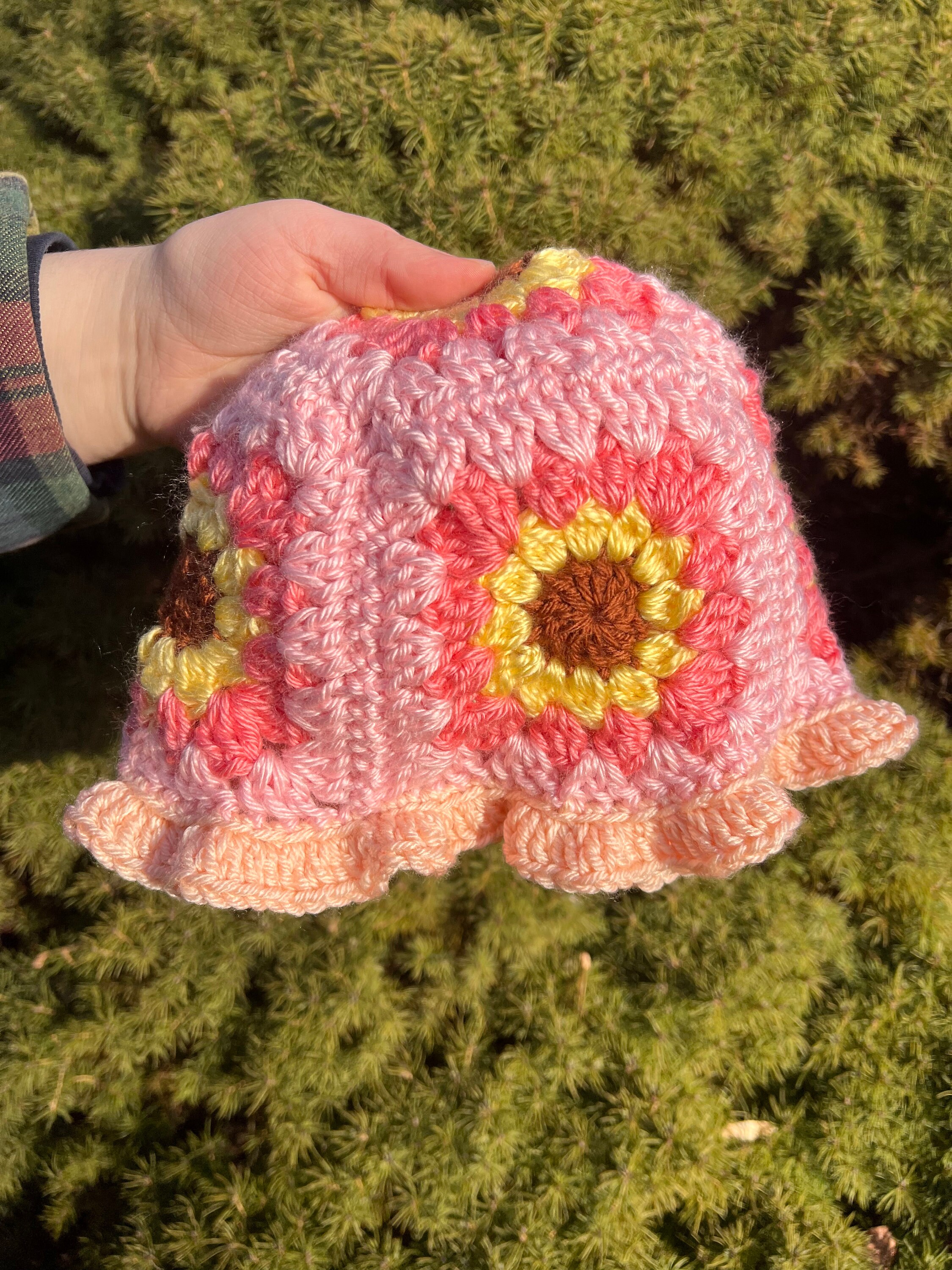 Pink Sunflower Crocheted Buckehat HOOKOK Bouquet – Pink Sunflower Lily Bouquet (14 pieces  main image 3