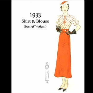 Puede incluir: Ilustración de moda de 1933 de falda y blusa. El conjunto incluye una falda larga naranja y una blusa blanca con lunares rojos. Contorno de busto 96cm. El dibujo muestra sombrero, guantes y zapatos.