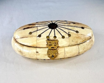 Vintage Bone Trinket Box: Handmade Oval Jewelry Keepsake, India