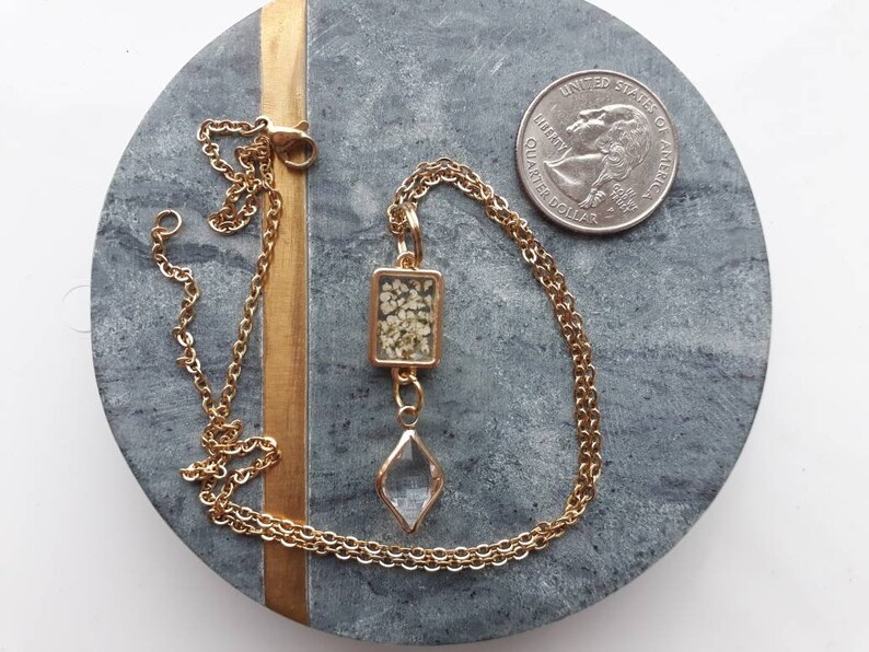 Queen Anne/'s lace necklace Dried flower resin pendant necklace Pressed flower necklace crystal clear white flower necklace