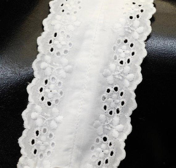 Pretty Antique White Cotton Embroidery Anglaise C… - image 4