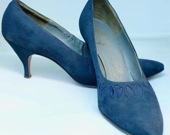 Zapatos de ante azul marino de la década de 1950