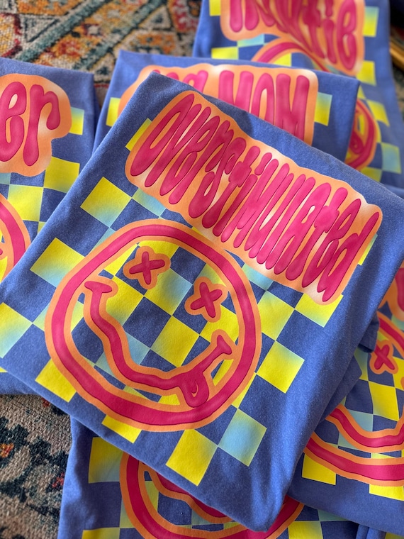 Overstimulated neon Comfort Colors T-shirt, Kylie Pitts Viral tshirt, Cozy Gildan Crewneck, Fall Apparel, Gildan T-shirt, CC t-shirt