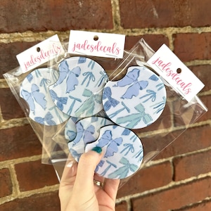 Posavasos para coche con lazo azul Preppy Coquette, posavasos para coche Grandmillinial, regalo de Sweet 16, regalo para coche, regalo de cumpleaños para mujer, posavasos para portavasos