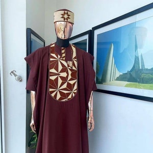 Nigeriaanse autogele hoeden met kantstoffen herenkleding, dames veren fan, outfit galapak, traditionele top trouwjurken kleding
