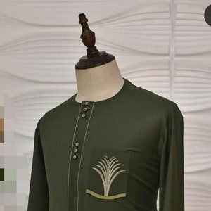 Nigeriaanse autogele hoeden met kantstoffen herenkleding, dames veren fan, outfit galapak, traditionele top trouwjurken kleding