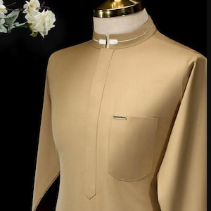Handmade African Mens Senator Suit: Embroidered Wedding Attire