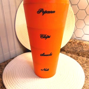 Contenedor apilable de plástico naranja MCM vintage para refrigerios