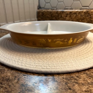 Vintage Pyrex Early American Divided Casserole Dish 1 1/2 Quart
