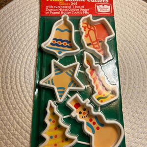 Vintage Duncan Hines Cookie Cutter Set