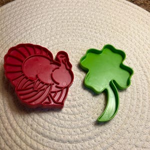 Vintage Tupperware Cookie Cutters - Set of 2