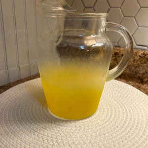 Pichet vintage en verre Blendo jaune