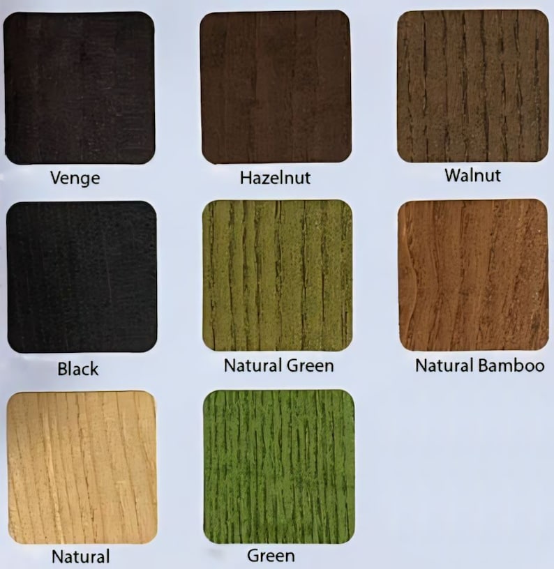 Op de afbeelding: Een kleurenkaart met acht vierkante houtnerfmonsters met de labels: Venge, Hazelnut, Walnut, Black, Natural Green, Natural Bamboo, Natural en Green. Elk vierkant toont een unieke houttextuur en kleurvariatie op een witte achtergrond.