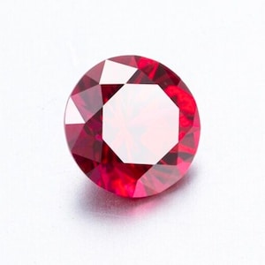 AAA Röd Rubin: Fasetterad Rundslipad Ädelsten (5 MM-7 MM)