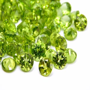 Natural Peridot Round Faceted Cut Loose Gemstone Calibrated sizes - 3mm,4mm,5mm,6mm,7mm,8mm,9mm,10mm Gemstone For Jewelry Genuine Peridot