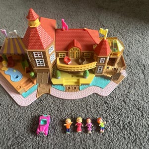 Vintage Polly Pocket Mansion
