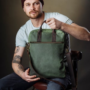 Green Computer Bag for 12 13 14 15 16 inch laptops, made of leather and waxed canvas, water-repellent and lightweight image 1