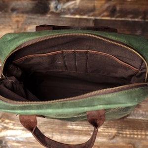 Green Computer Bag for 12 13 14 15 16 inch laptops, made of leather and waxed canvas, water-repellent and lightweight image 6