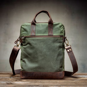 Green Computer Bag for 12 13 14 15 16 inch laptops, made of leather and waxed canvas, water-repellent and lightweight image 3