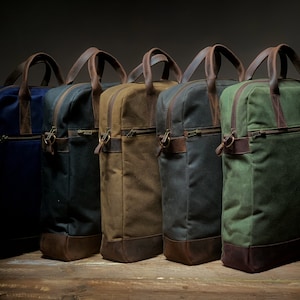 Green Computer Bag for 12 13 14 15 16 inch laptops, made of leather and waxed canvas, water-repellent and lightweight image 8