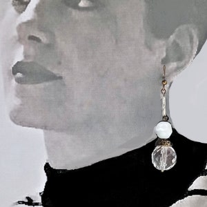 Boucles d'oreilles boules facettées blanches en verre, Art Déco, pendantes pour femme FecreationsFR.