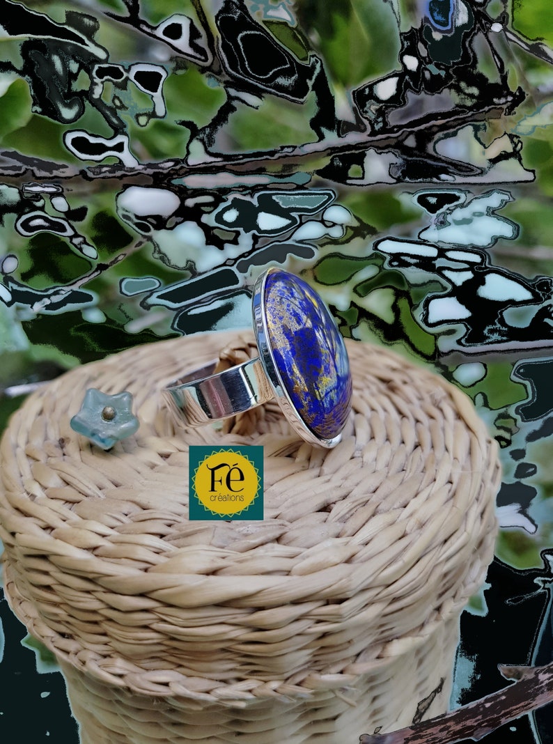 Bague bleu saphir, en verre Puca 25 mm, ronde, ajustable, support bronze, ou doré ou argent, bague pour femme par FecreationsFR. image 5