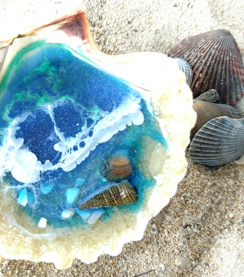 mother/'s day gift Ocean ina seashell Fairy garden pond Beach house decor Beach wedding decor unique Bridesmaid gift Seashell ring dish