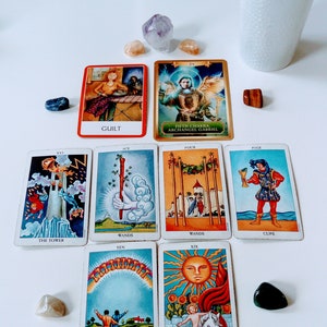Leitura mensal geral precisa - Amor e carreira - Tarô e oráculos até 12 cartas no máximo
