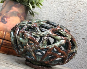 vintage Signé Pottery Candle Holder / Tealight / Votive Holder- Hand Made Bowl with Birds Nest Style Cut Outs -Vert et Brun -Boho/Eclectic