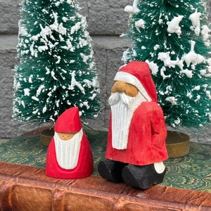 Swedish Wooden Santa Claus and Mrs Claus / Couple / Tomte Figurines - Tomte -Folk Art - Made in Sweden - Scandinavian Christmas Decor