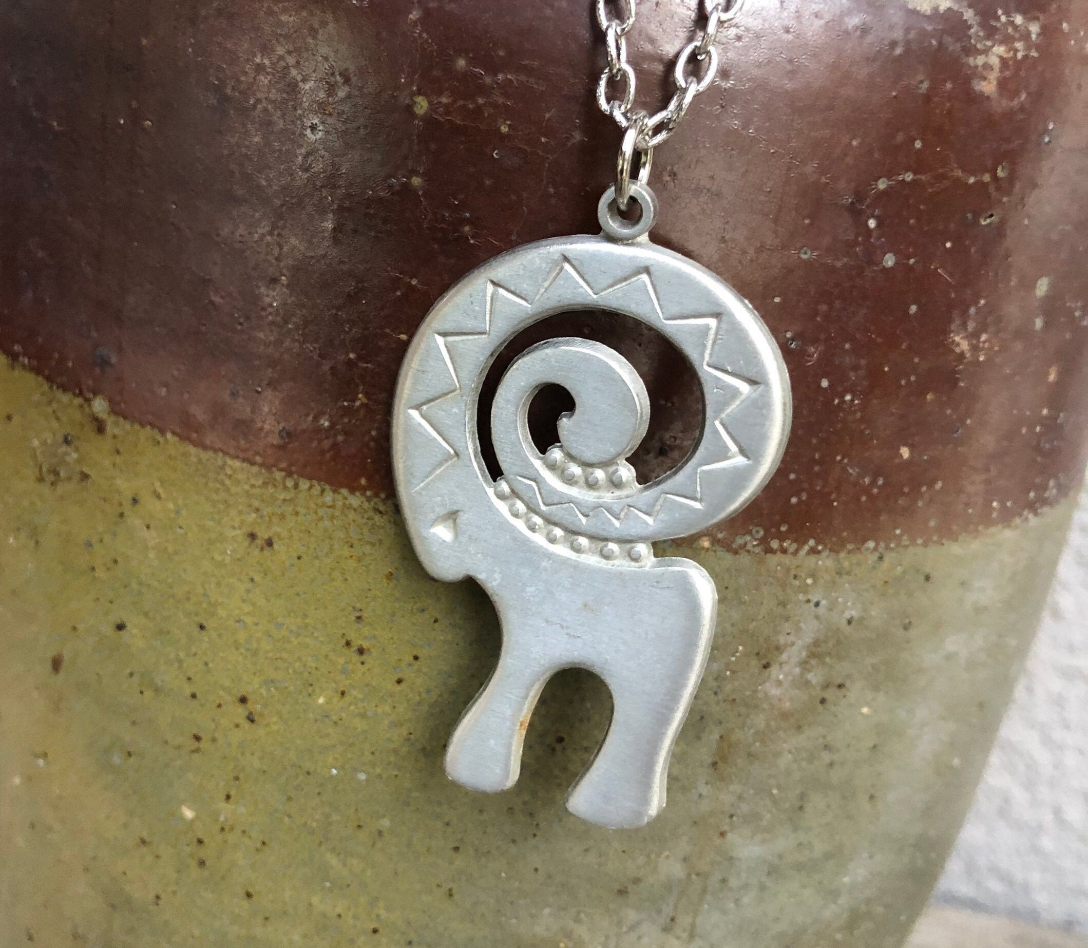 Tennesmed Vintage Pewter Butterfuly Pendant and Earrings R