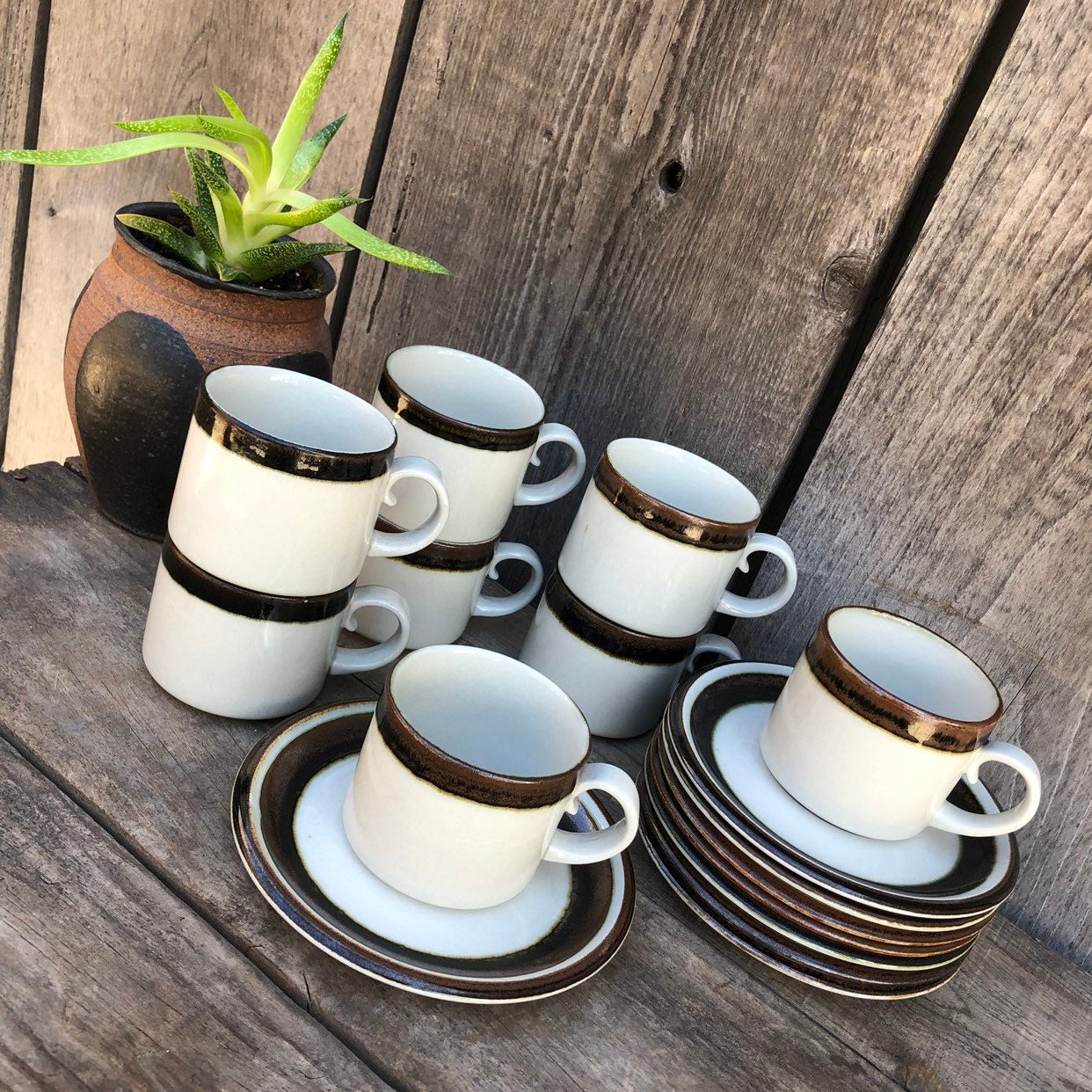 Arabia Karelia, Wärtsila Finland 8 Vintage Coffee Cups W Saucers