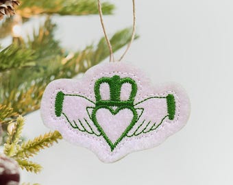 Mini Claddagh Ornament – Embroidered Irish Claddagh Symbol on White Felt, St Patrick’s Day Gift of Love Loyalty and Friendship
